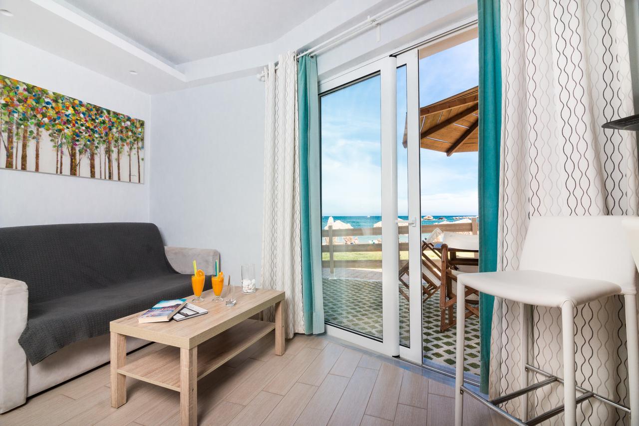 Christina Beach Hotel خانيا المظهر الخارجي الصورة